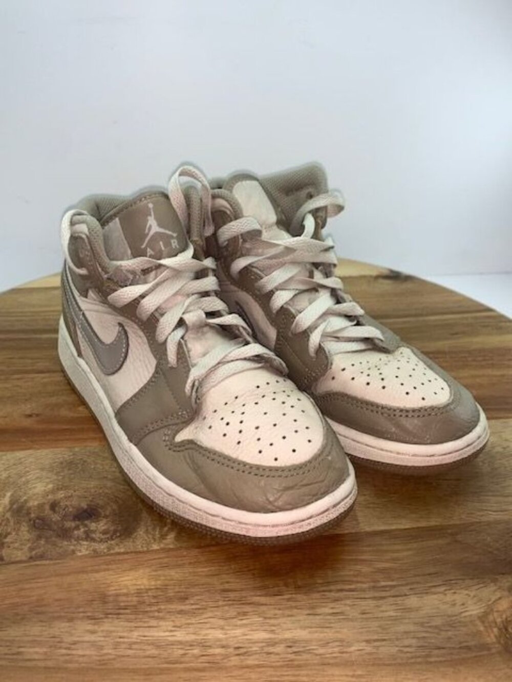 Nike Air Jordan 1 Mid GS Legend Brown Khaki Kids Size 3.5 Y HF4781-203 Sneakers - Picture 7 of 14